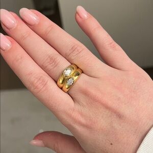Elegant Gold and Diamond Women's Ring